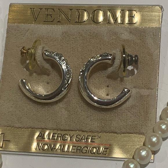 GORGEOUS VINTAGE VENDOME/Coro SET - Picture 3 of 6